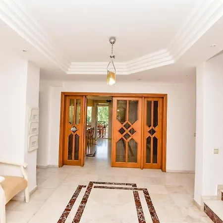 ヴィラ Malikane Residence,6 Bed Detached オルタジャ