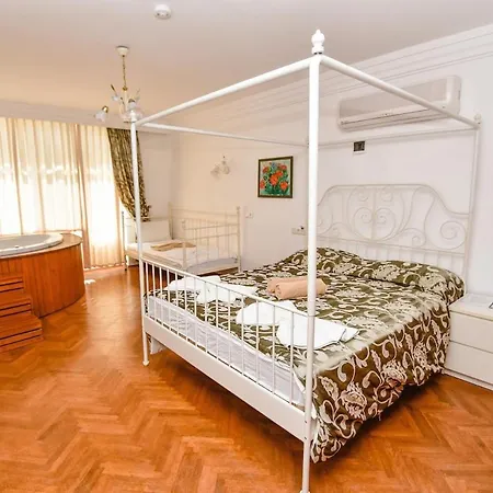 ヴィラ Malikane Residence,6 Bed Detached オルタジャ
