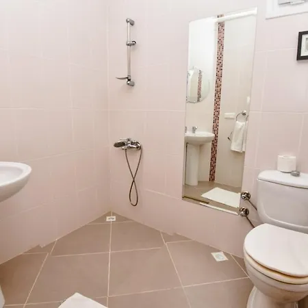 Malikane Residence,6 Bed Detached * オルタジャ