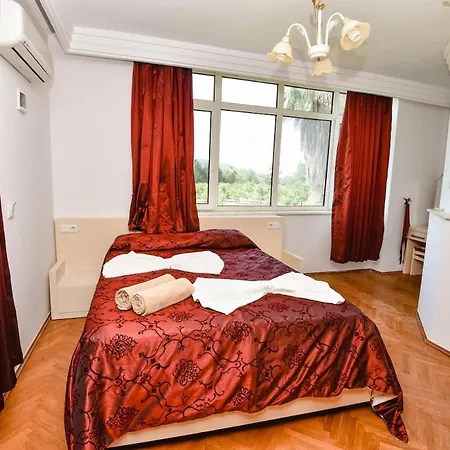 Malikane Residence,6 Bed Detached ヴィラ *